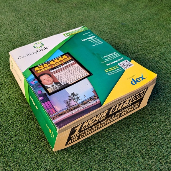 Las Vegas/Henderson/Boulder City 702 July 2011 Dex Yellow Pages Phone Book EUC - Picture 1 of 3